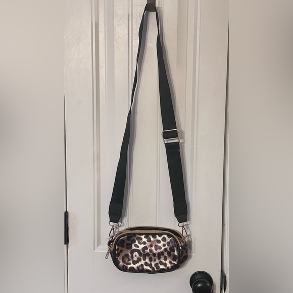 Handbags - Leopard crossbody/shoulder bag